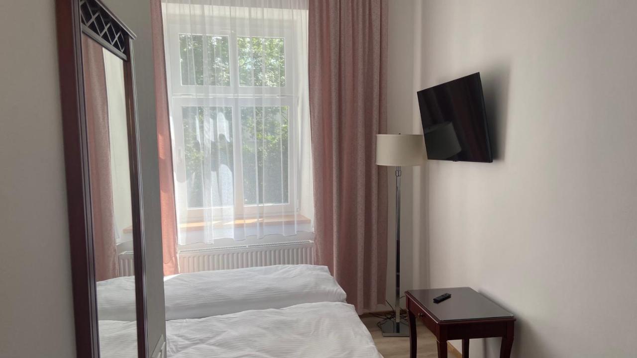 Aparthotel Slezak Litomysl Bagian luar foto