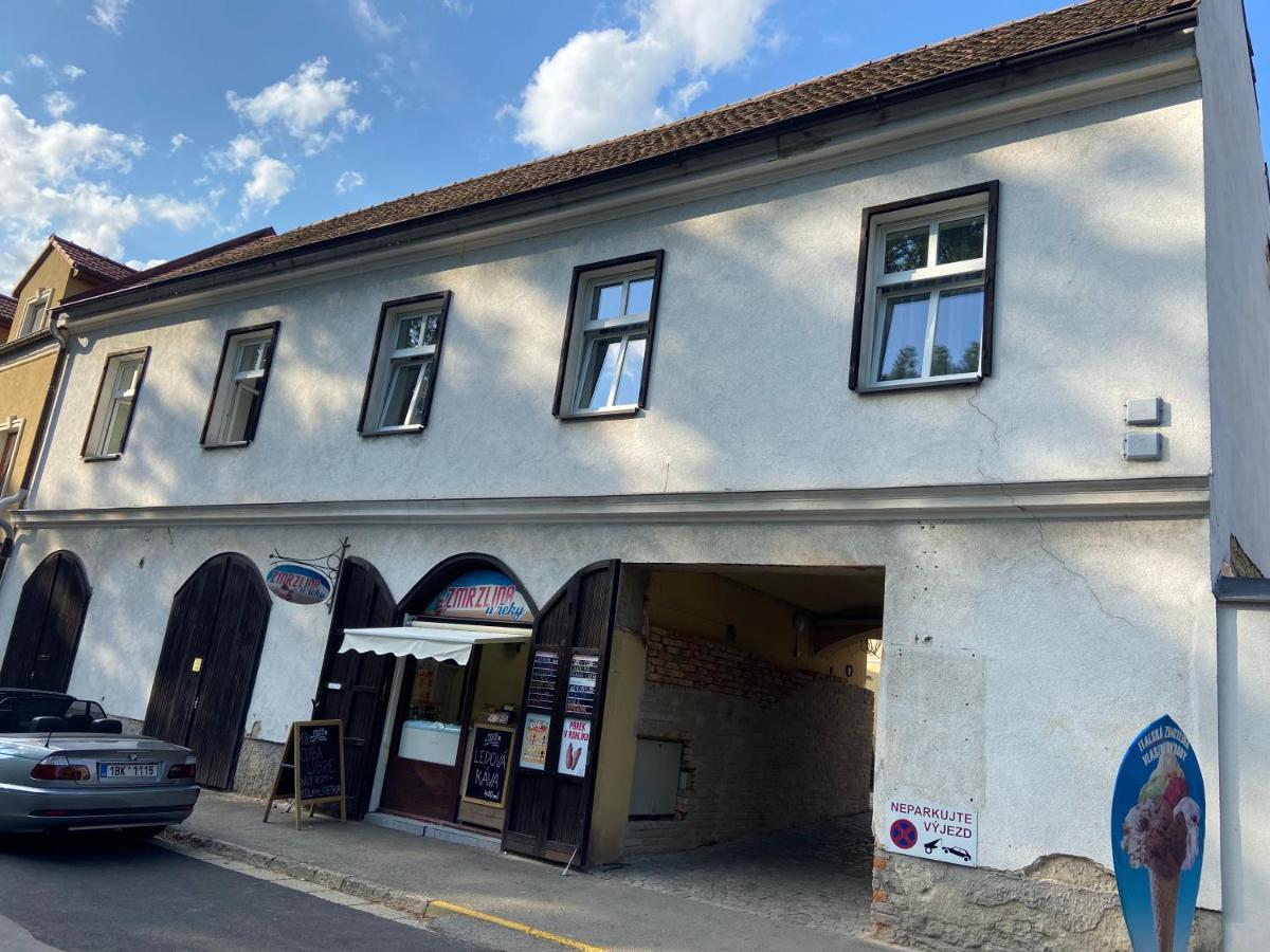 Aparthotel Slezak Litomysl Bagian luar foto